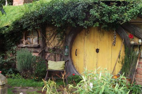 New Zealand hobbit house